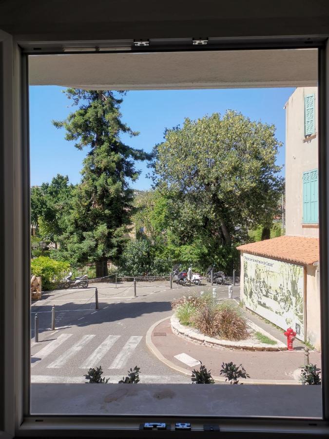 Appartement Au Coeur De Cassis Vue Sur Le Parc Bagian luar foto