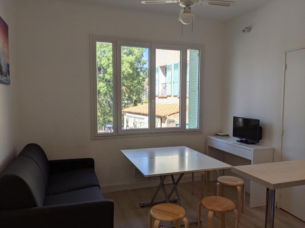 Appartement Au Coeur De Cassis Vue Sur Le Parc Bagian luar foto