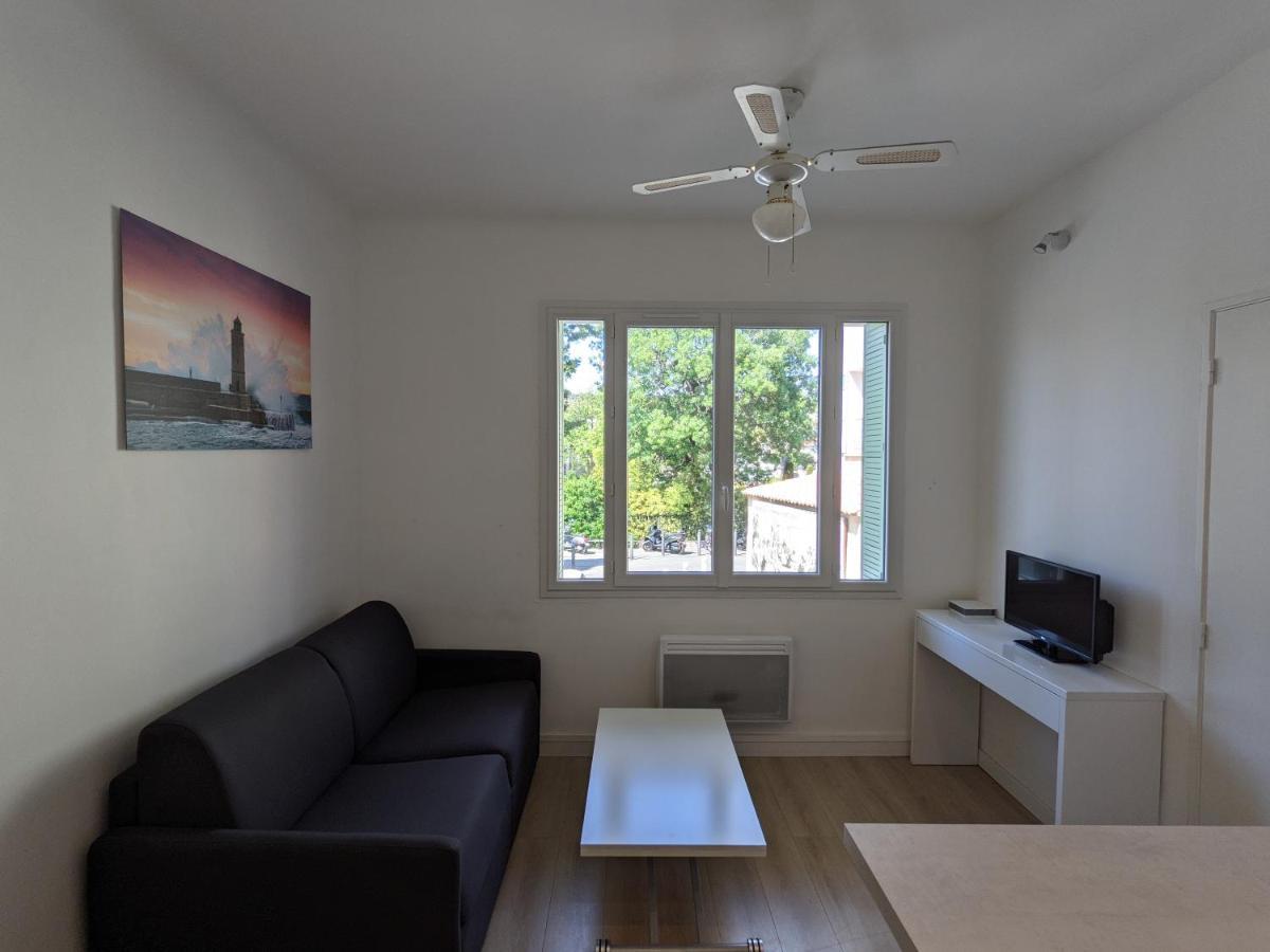 Appartement Au Coeur De Cassis Vue Sur Le Parc Bagian luar foto