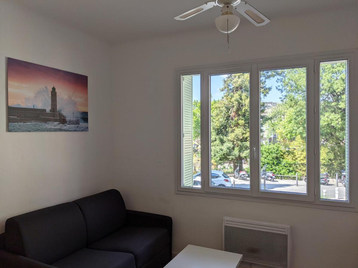 Appartement Au Coeur De Cassis Vue Sur Le Parc Bagian luar foto